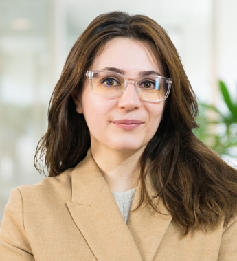Dr Alexandra Ghita